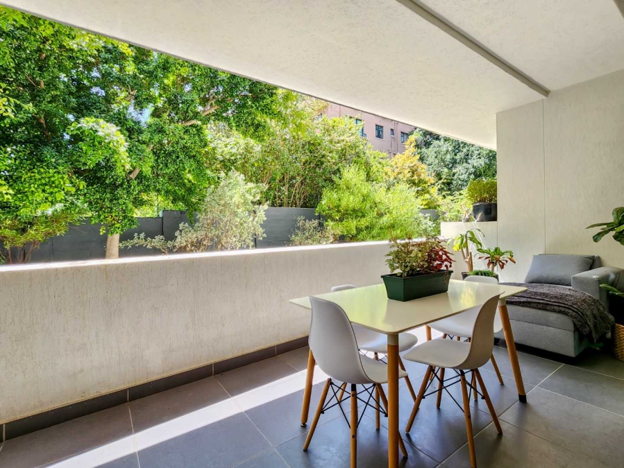 1 Bedroom Property for Sale in Sea Point Western Cape